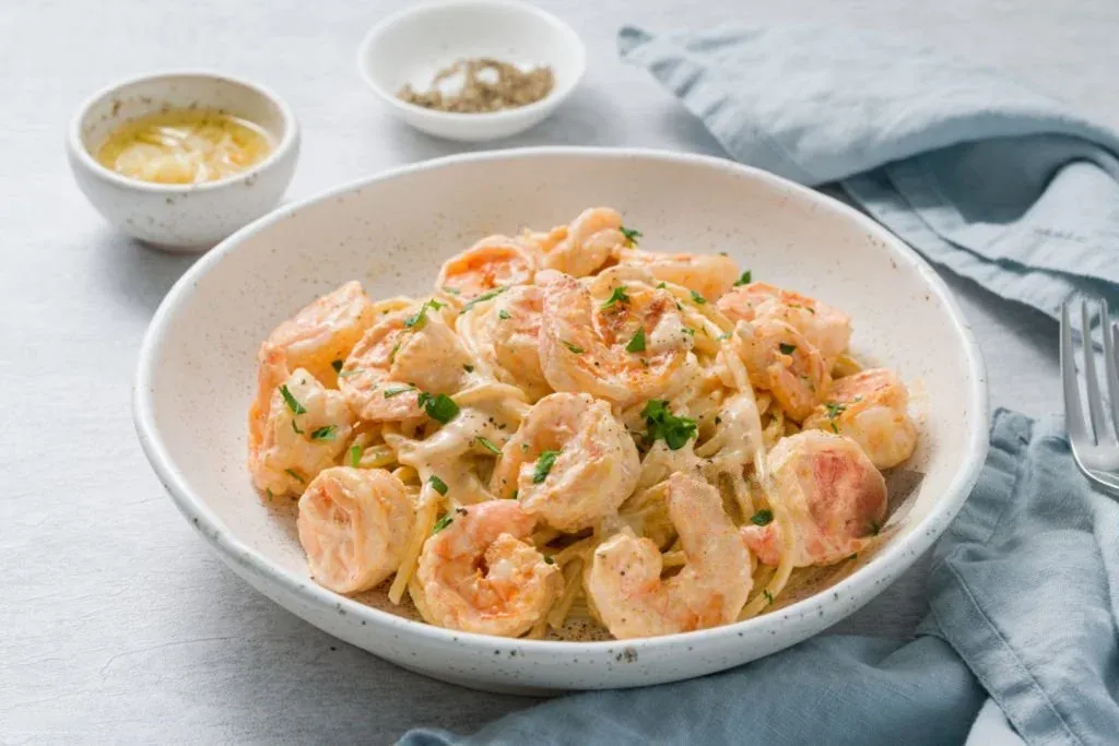 Easy Creamy Prawn Linguine Recipe (20-Minute Dinner)